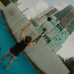 파주시, ‘평화경제특구 유치염원 걷기대회’ 개최 – 11월 8일 12:00~17:00 / 개회식 15:00 (문산천 노을길) Man playing basketball on a blue court.